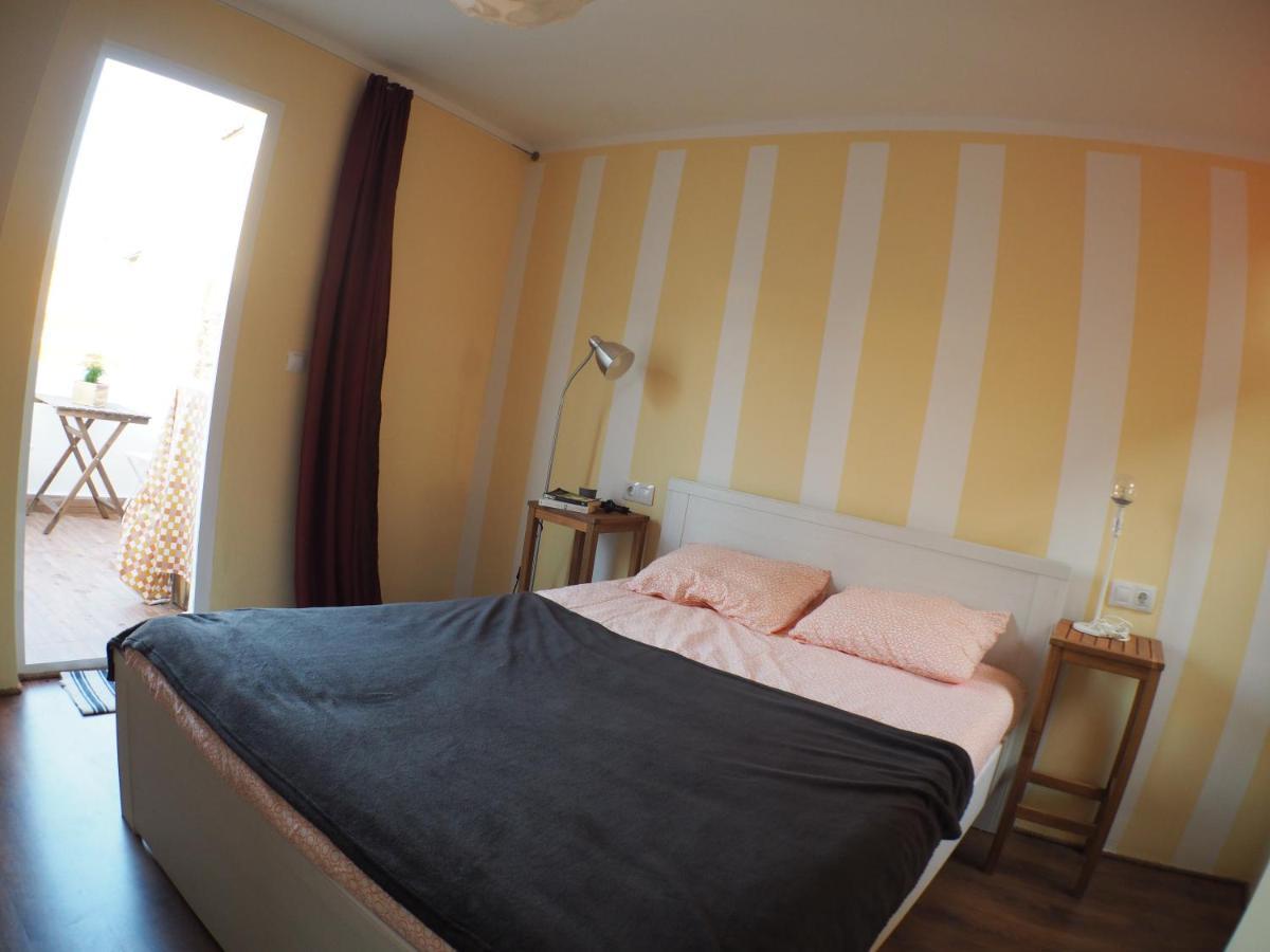 Cosy Appartment W/ Terrace In The Old City Centre Malaga Ngoại thất bức ảnh